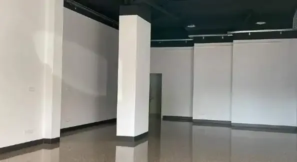 Local comercial en  Carrer del Concili de Trento - Foto 3
