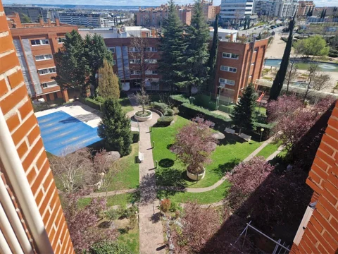 Piso en  Avenida de Machupichu 11 - Foto 1