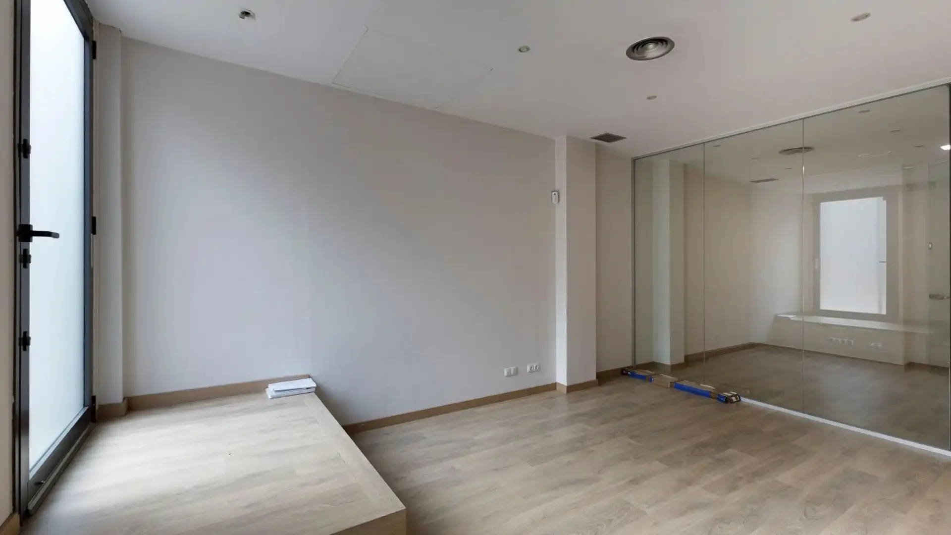 Local comercial en   CALLE BILBAO 180 - Foto 2