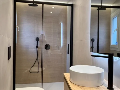 Piso en  Calle de San Leopoldo 10 - Foto 3