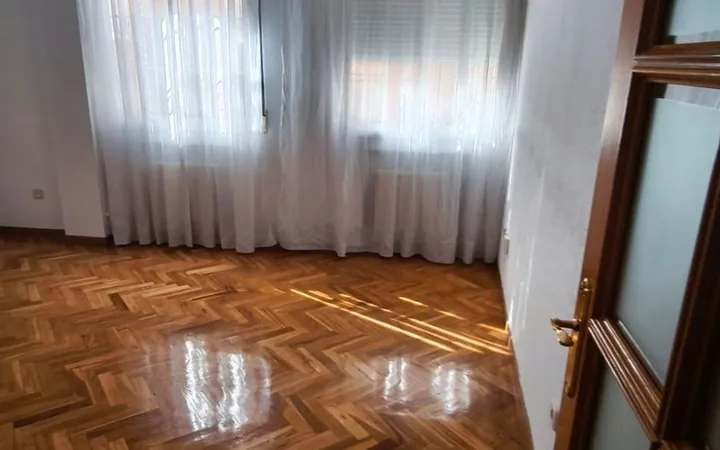 Piso en Calle de las Azucenas, 93, Valdeacederas - Foto 1