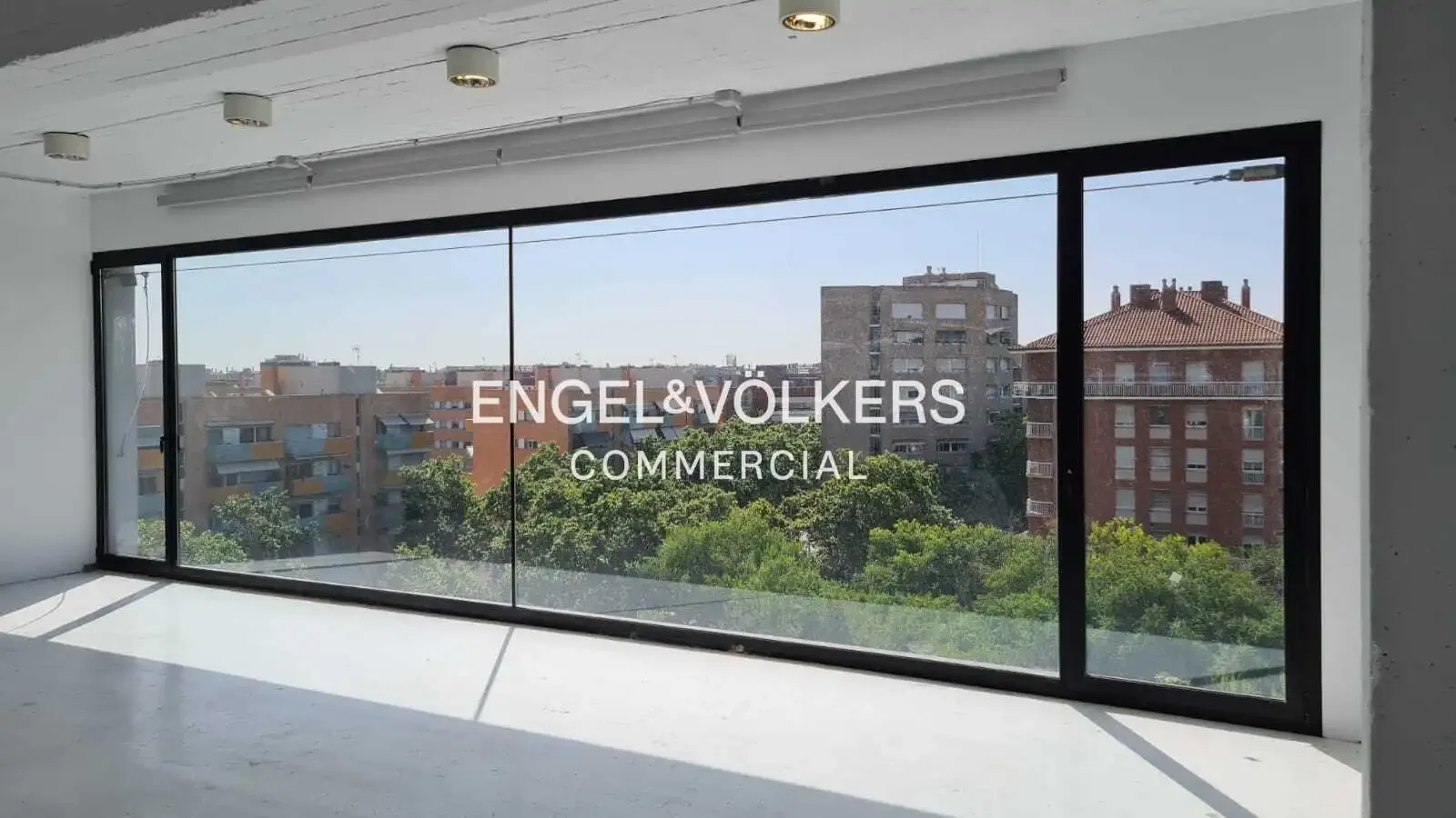 Local comercial en  Barcelona Capital - Foto 8