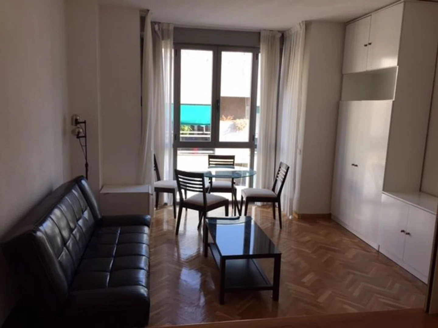 Estudio en plaza Valparaíso, 2