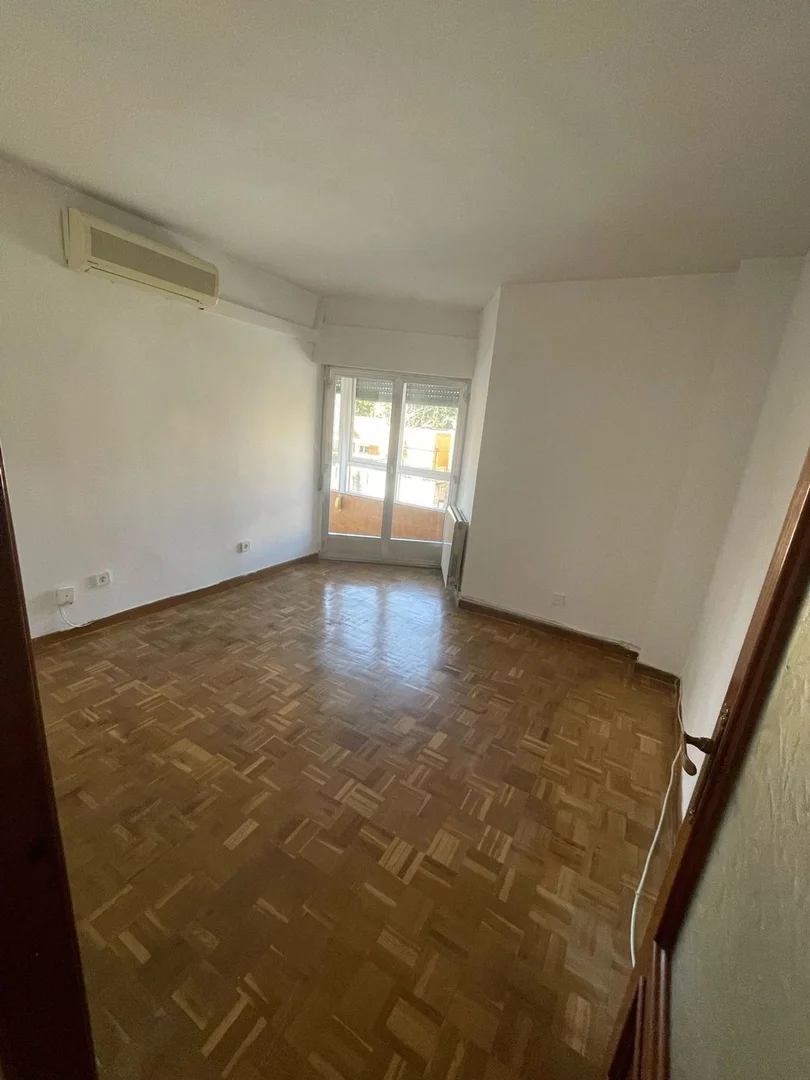 Piso en calle Motilla del Palancar, 23 -35 - Foto 3