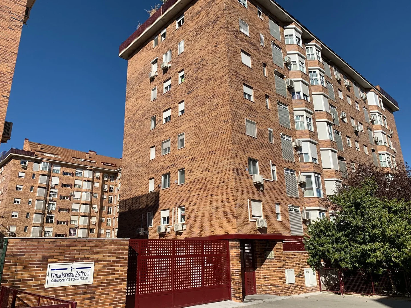 Piso en calle de Berrocal, 3