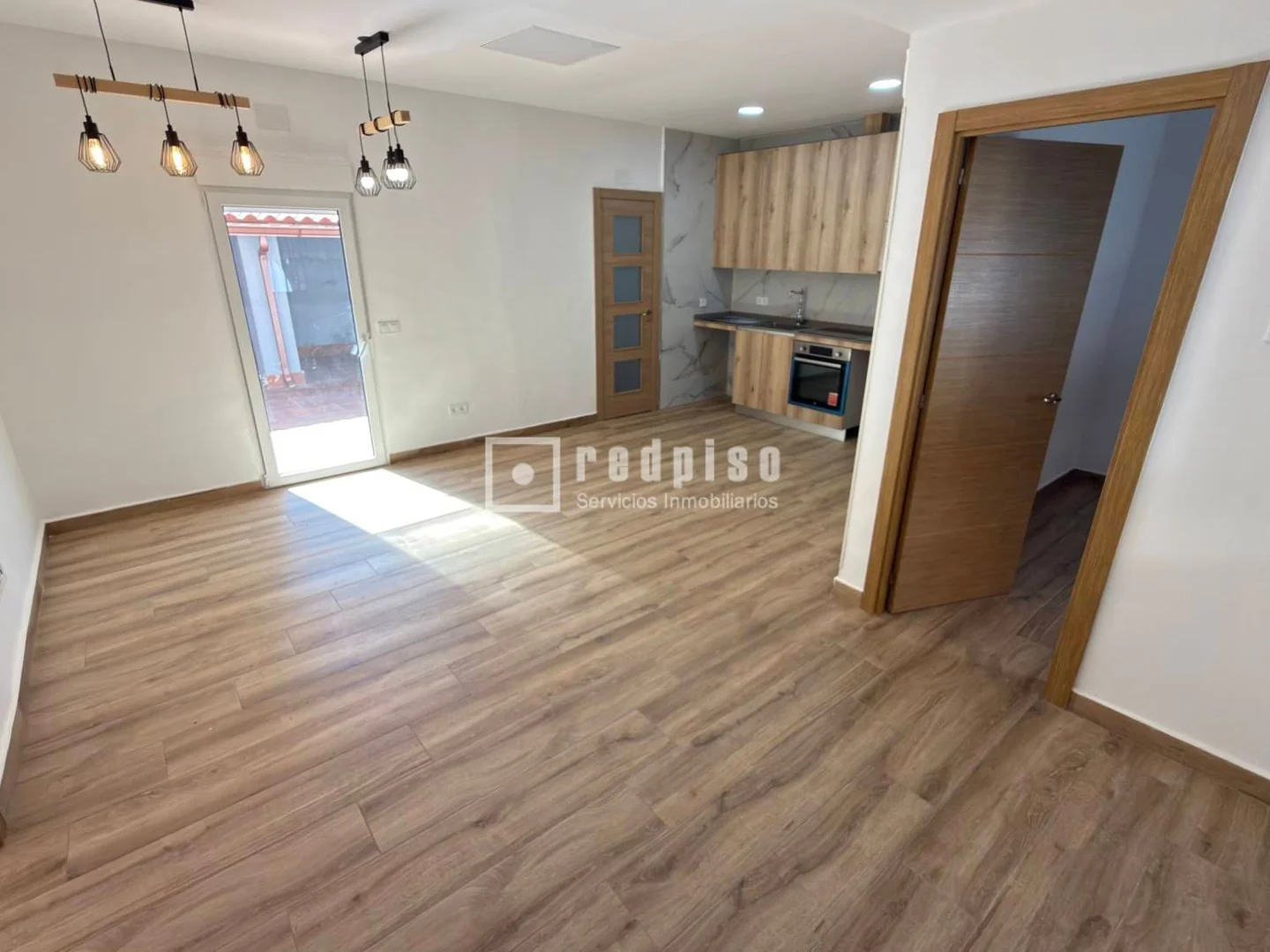 Chalet adosado en Calle de Luis Claudio - Foto 8