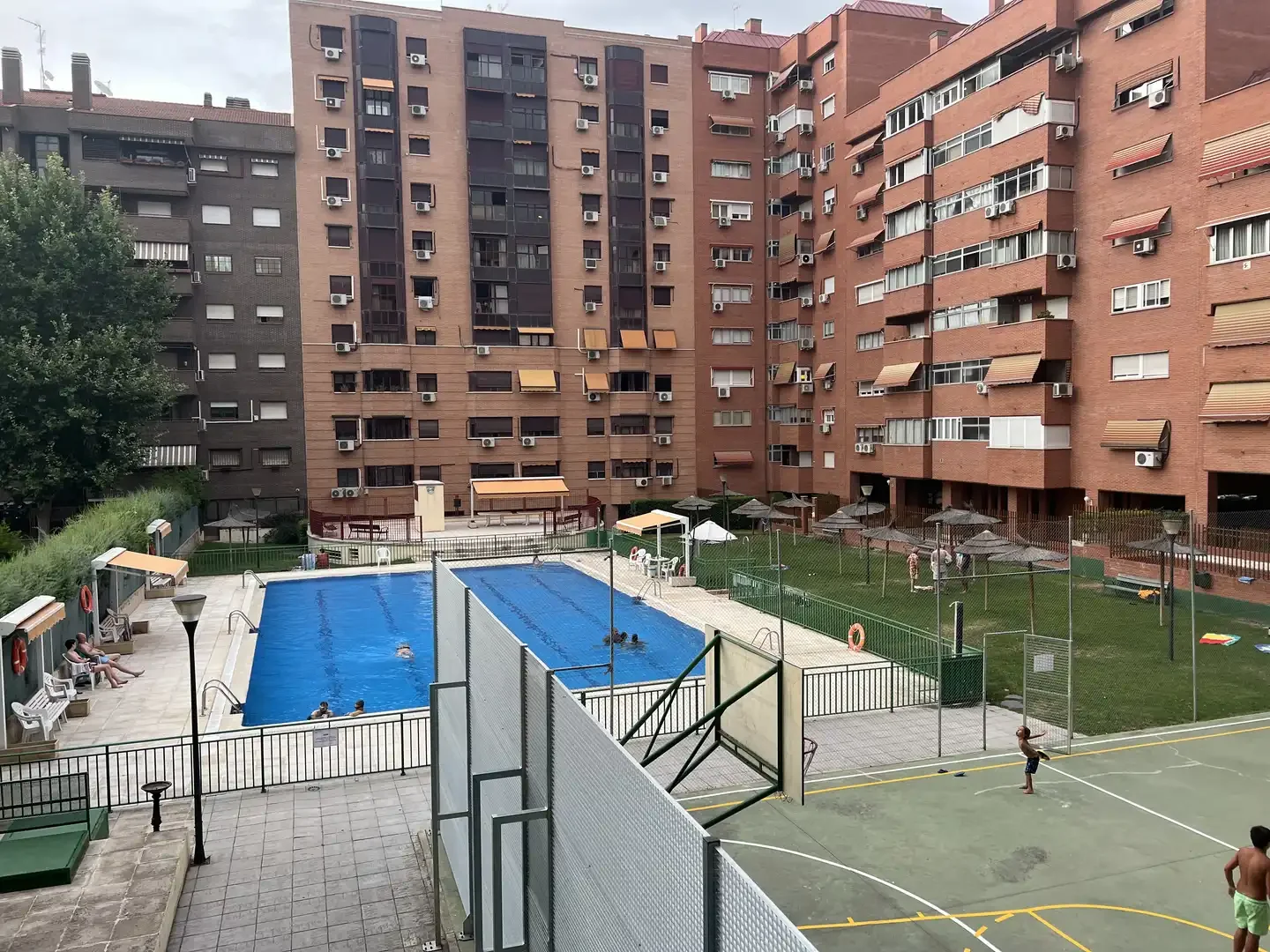 Piso en  Calle del Golfo de Salónica 39 - Foto 2