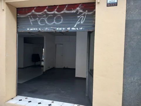 Local en Avenida de la Mare de Déu de Montserrat, 208 - Foto 5