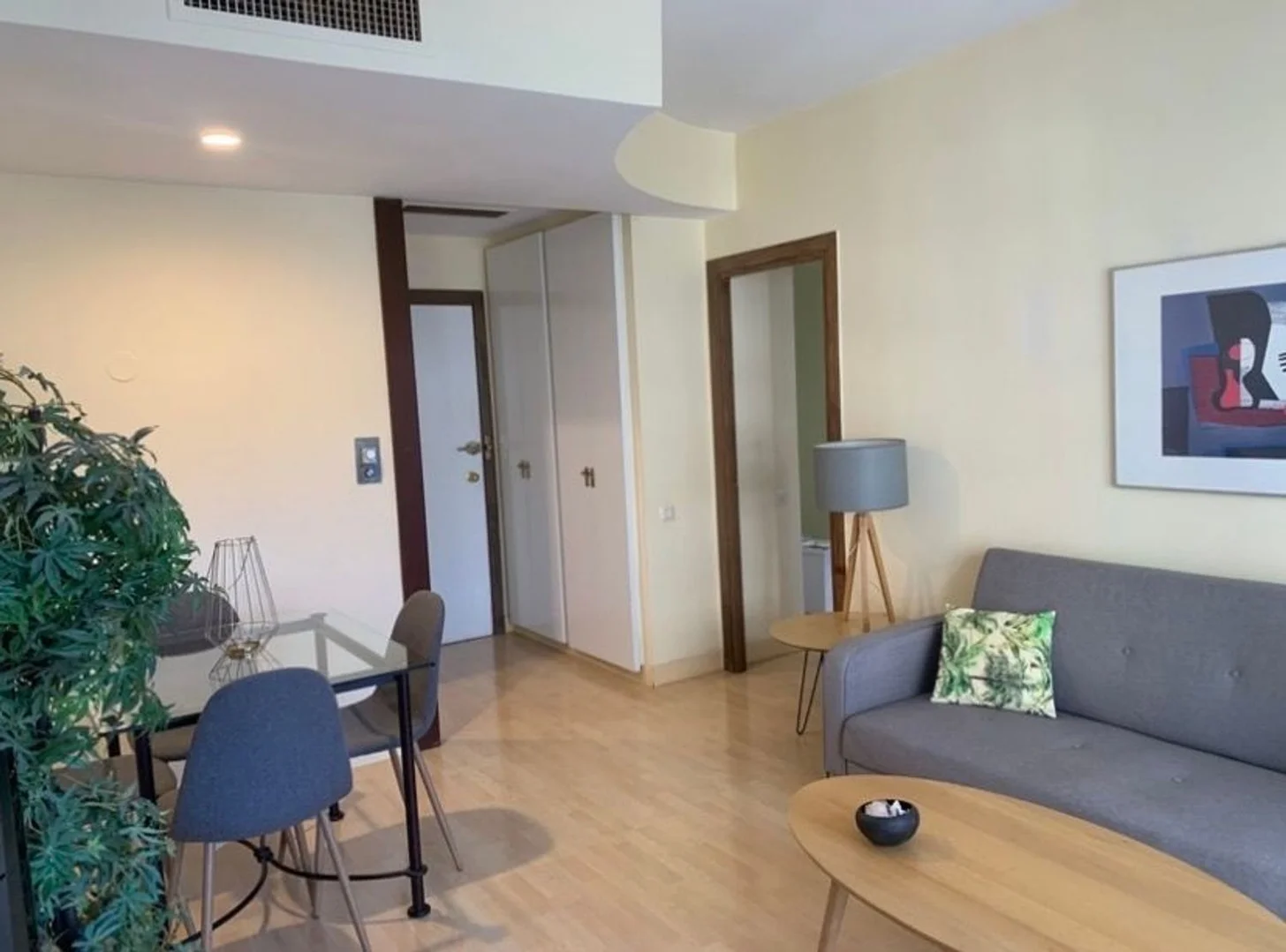 Piso en calle de la Infanta Mercedes, 92 - Foto 5