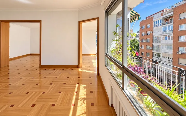 Piso en Calle de la Reina Mercedes, 17, Cuatro Caminos - Foto 2