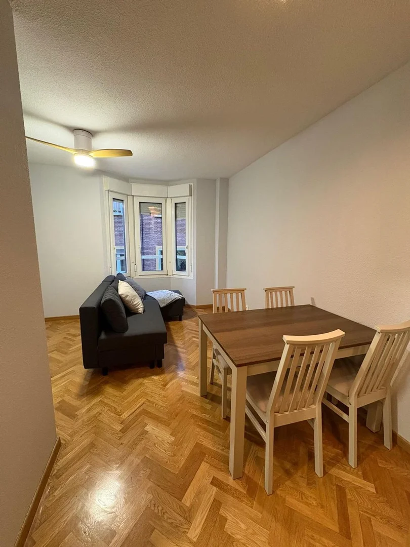 Estudio en calle de Andrés Tamayo, 16 - Foto 1