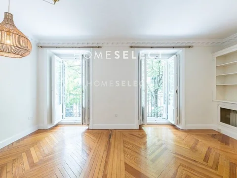 Piso en calle de Salustiano Olózaga - Foto 2