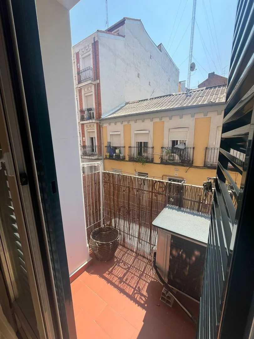 Piso en calle de Carnicer, 18 - Foto 2