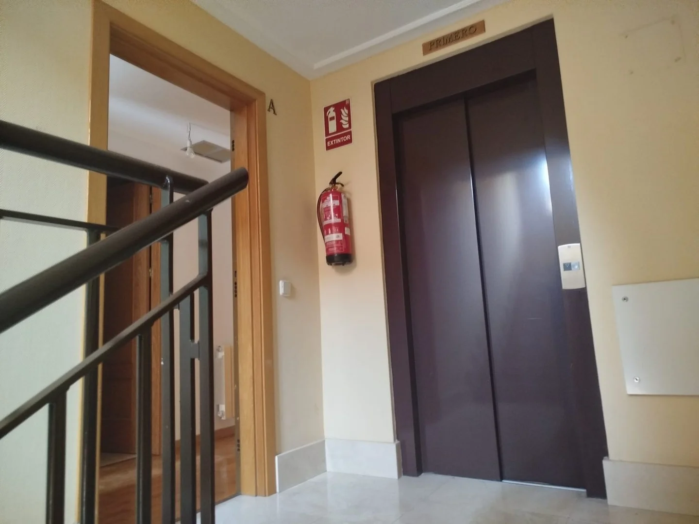 Piso en calle de Athos, 17