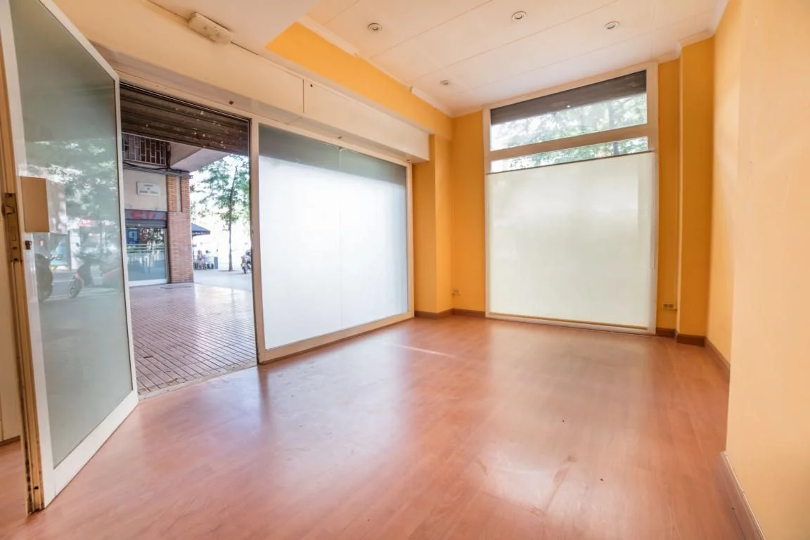 Local comercial en  Carrer de Mallorca - Foto 2