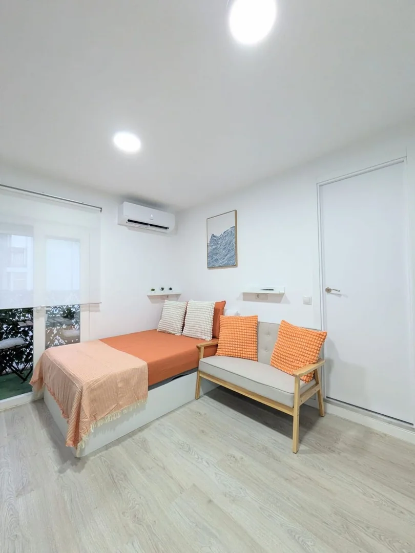 Estudio en Calle San Valentín, Canillejas - Foto 2