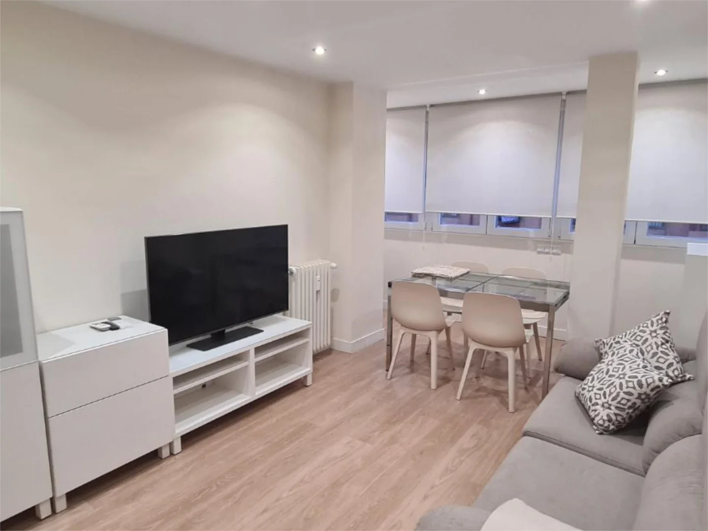 Piso en  Calle del General Margallo 24 - Foto 2