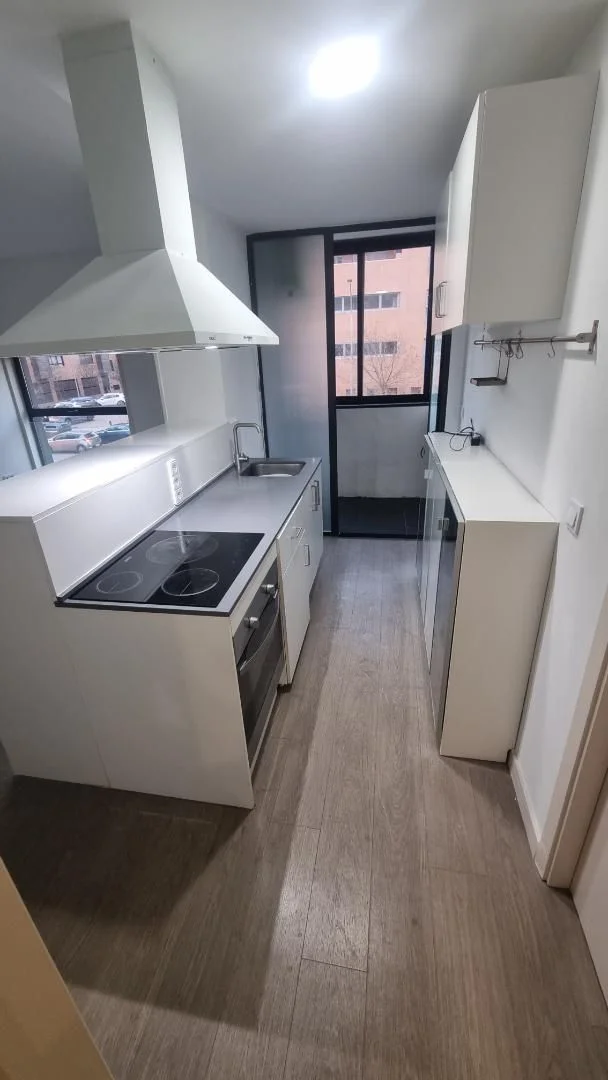 Piso en  Calle de Pilar de Madariaga Rojo 9 - Foto 16