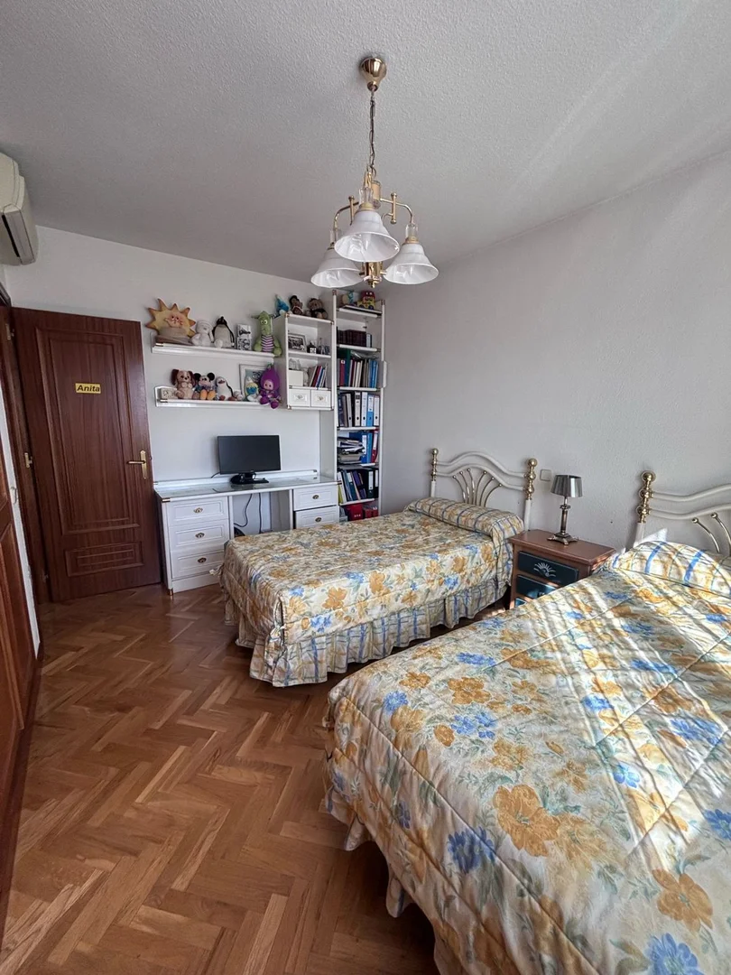 Piso en calle de Juan Esplandiú, 12 - Foto 3