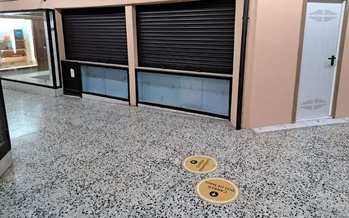 Local comercial en  Carrer dels Enamorats 93 - Foto 1