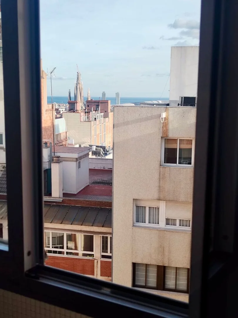 Piso en Barrio La Salut - Foto 8