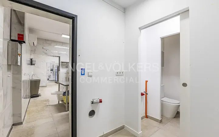 Local comercial en  Barcelona Capital - Foto 11