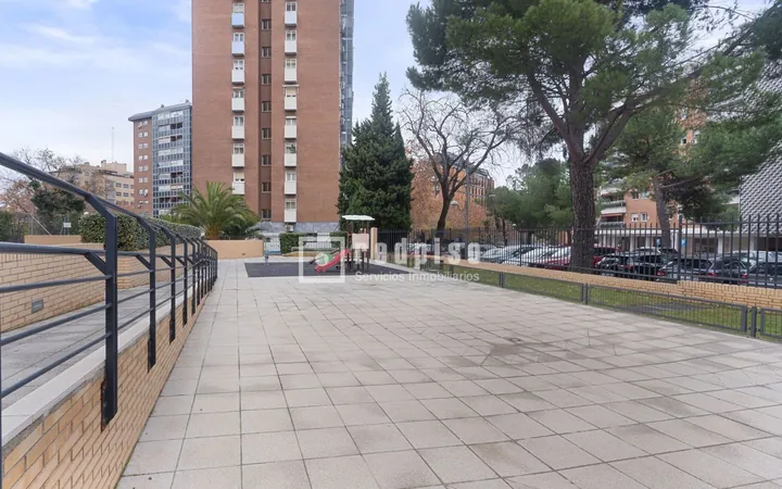 Piso en Calle de Caleruega - Foto 7