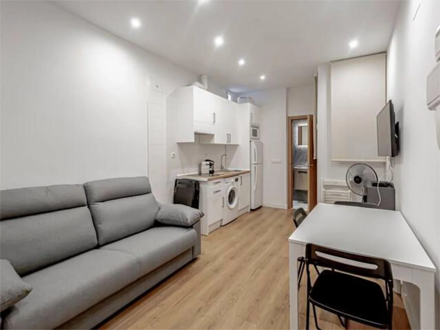 Piso en  Calle del Amparo 9 - Foto 2