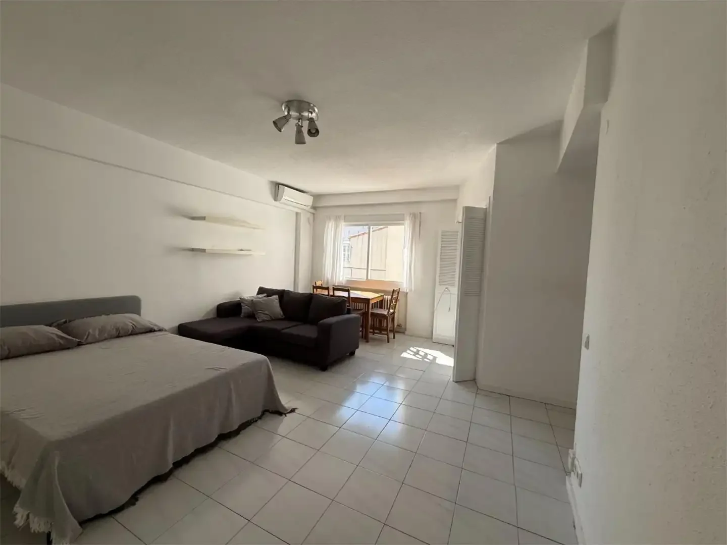 Piso en  Calle del Conde Duque 4 - Foto 3