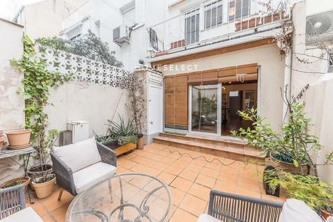 Chalet adosado en calle de Avelino Montero Ríos - Foto 1