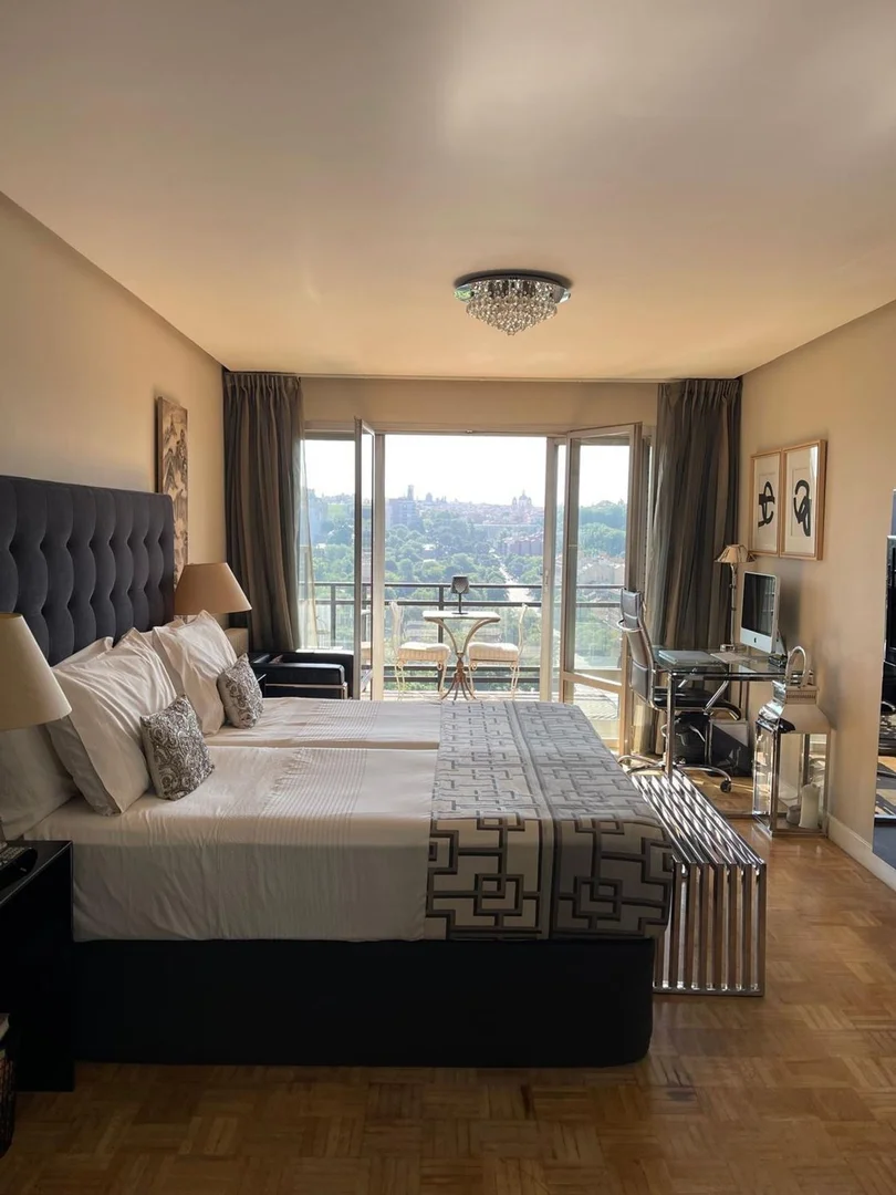 Piso en puente de Segovia, 3