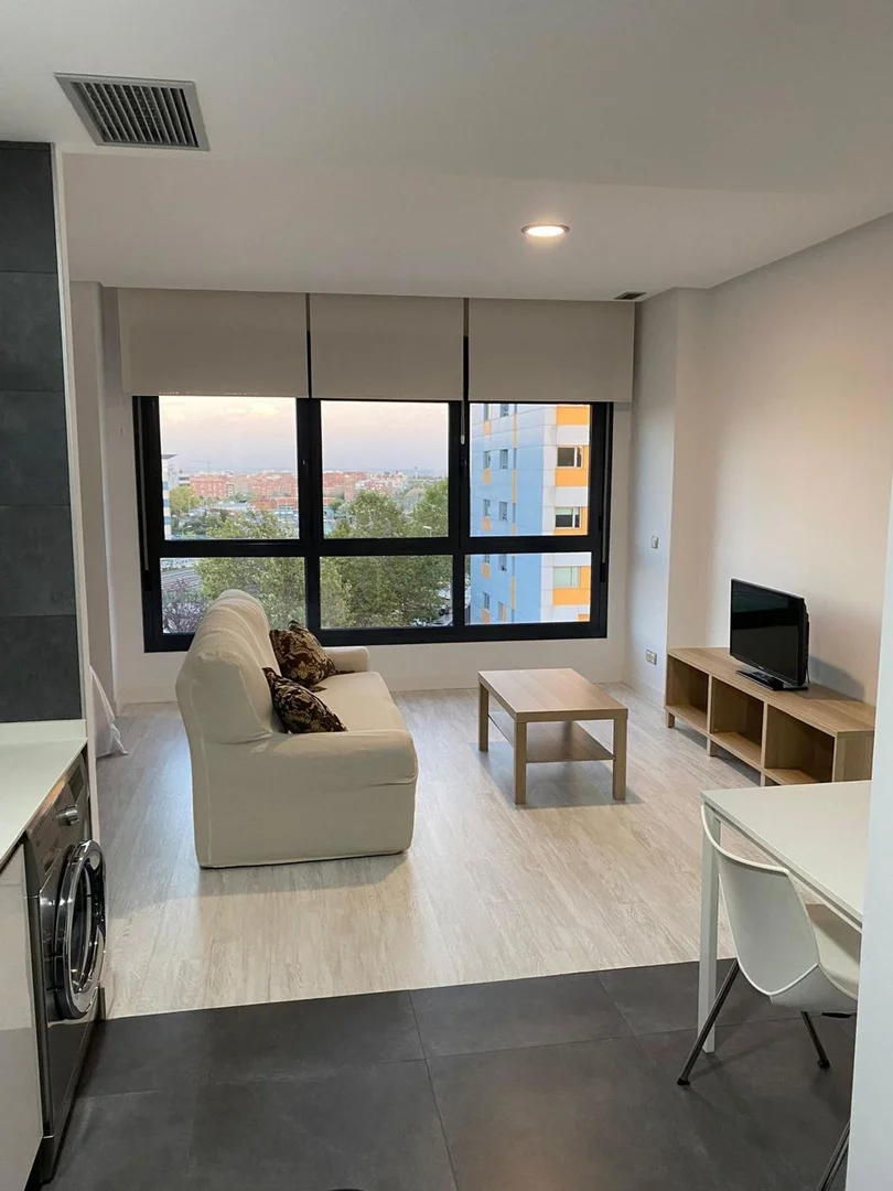 Estudio en calle de Dulce Chacón, 23 - Foto 1