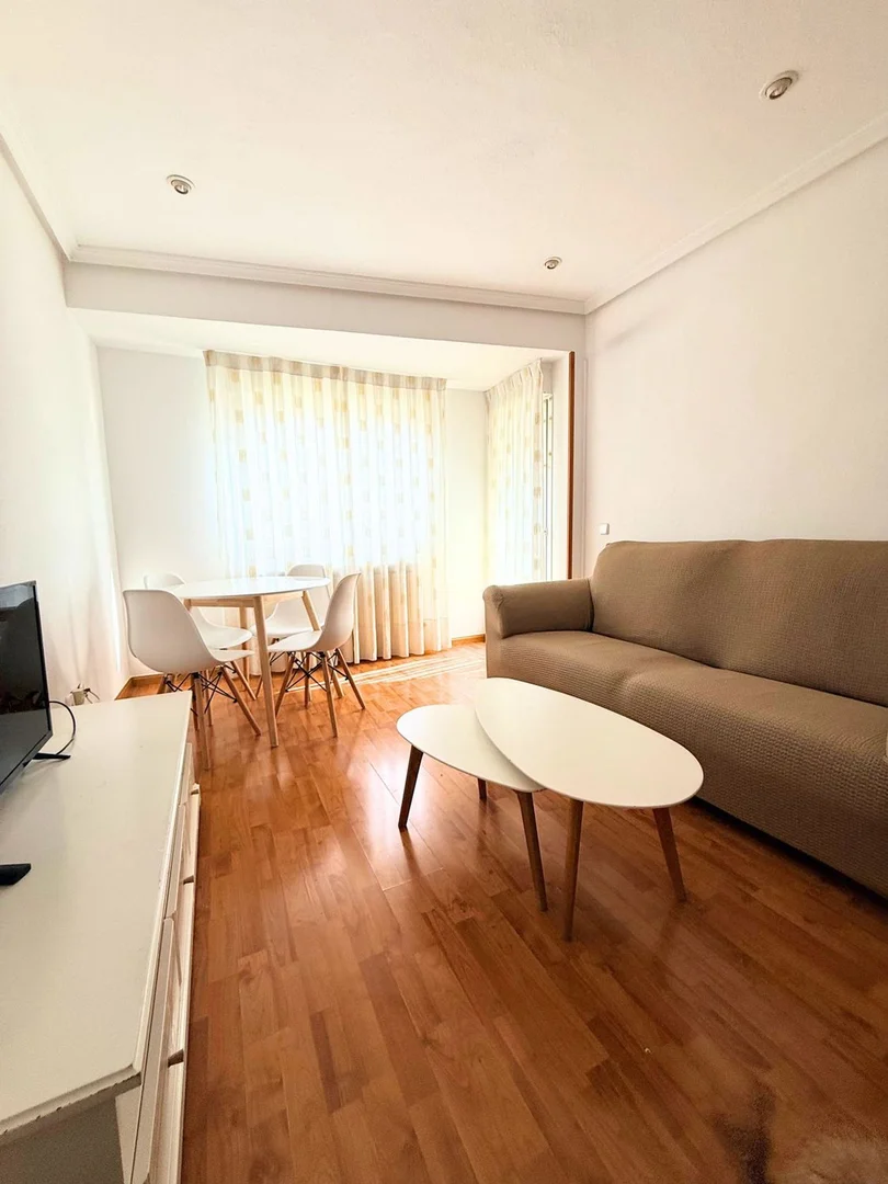 Piso en calle de Ofelia Nieto, 43 - Foto 5