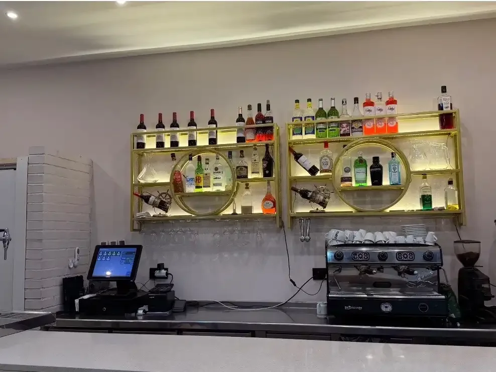 Local comercial en  Carrer de Joan Güell 103 - Foto 4