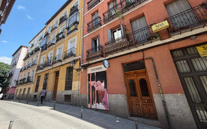 Piso en Calle del Calvario, Lavapiés-Embajadores - Foto 1