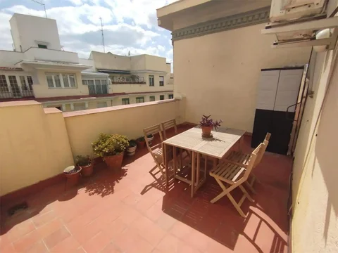 Ático en  Calle de Fernández de los Ríos 18 - Foto 1