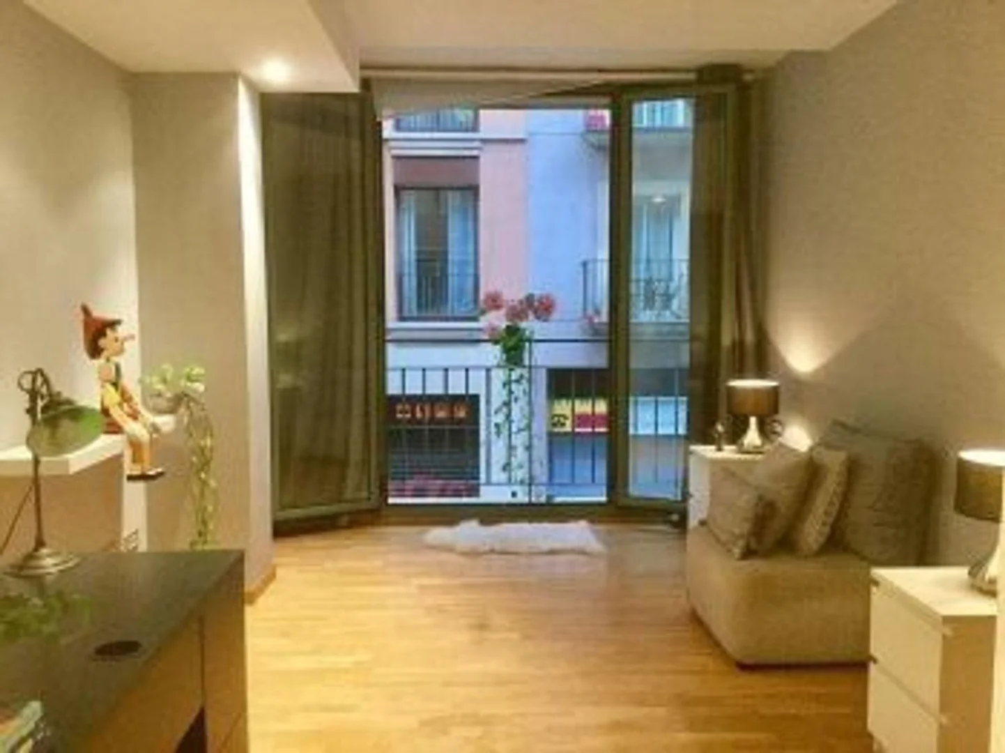 Piso en Calle de les Flors, 18, El Raval - Foto 2