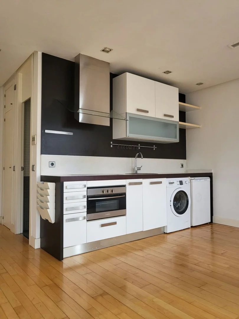 Estudio en calle de Aguarón, 23 - Foto 1