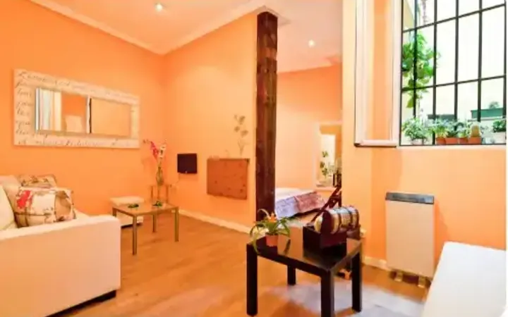 Apartamento en  Calle de la Cava Baja 8 - Foto 1