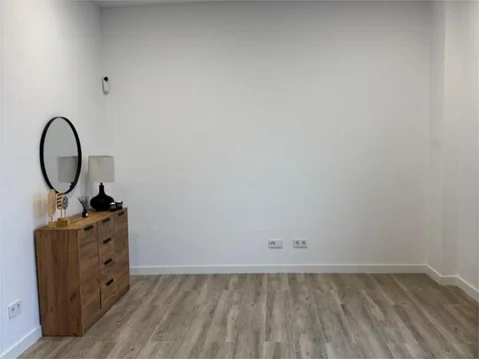 Piso en  Calle de Eugenia de Montijo 80 - Foto 6