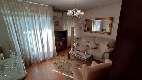Piso en Pinar del Rey - Foto 1