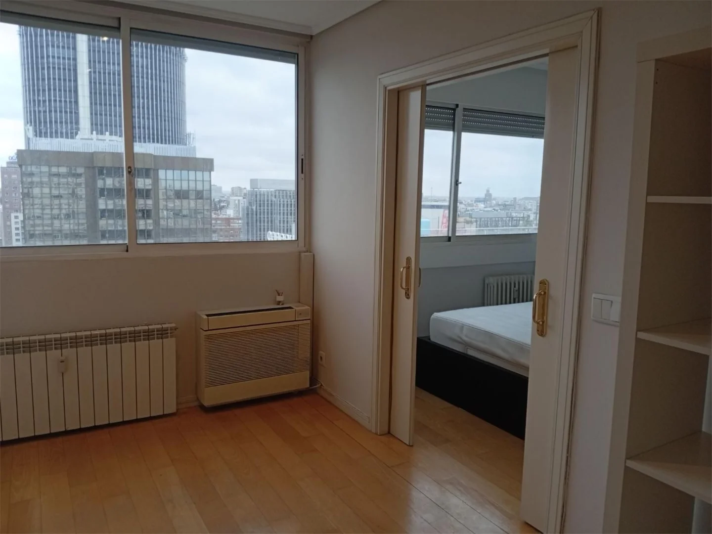 Piso en  Avenida del General Perón 32 - Foto 3