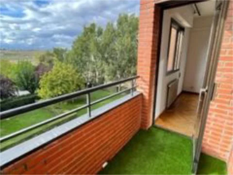 Piso en  Calle de Rosalía de Castro 75 - Foto 3