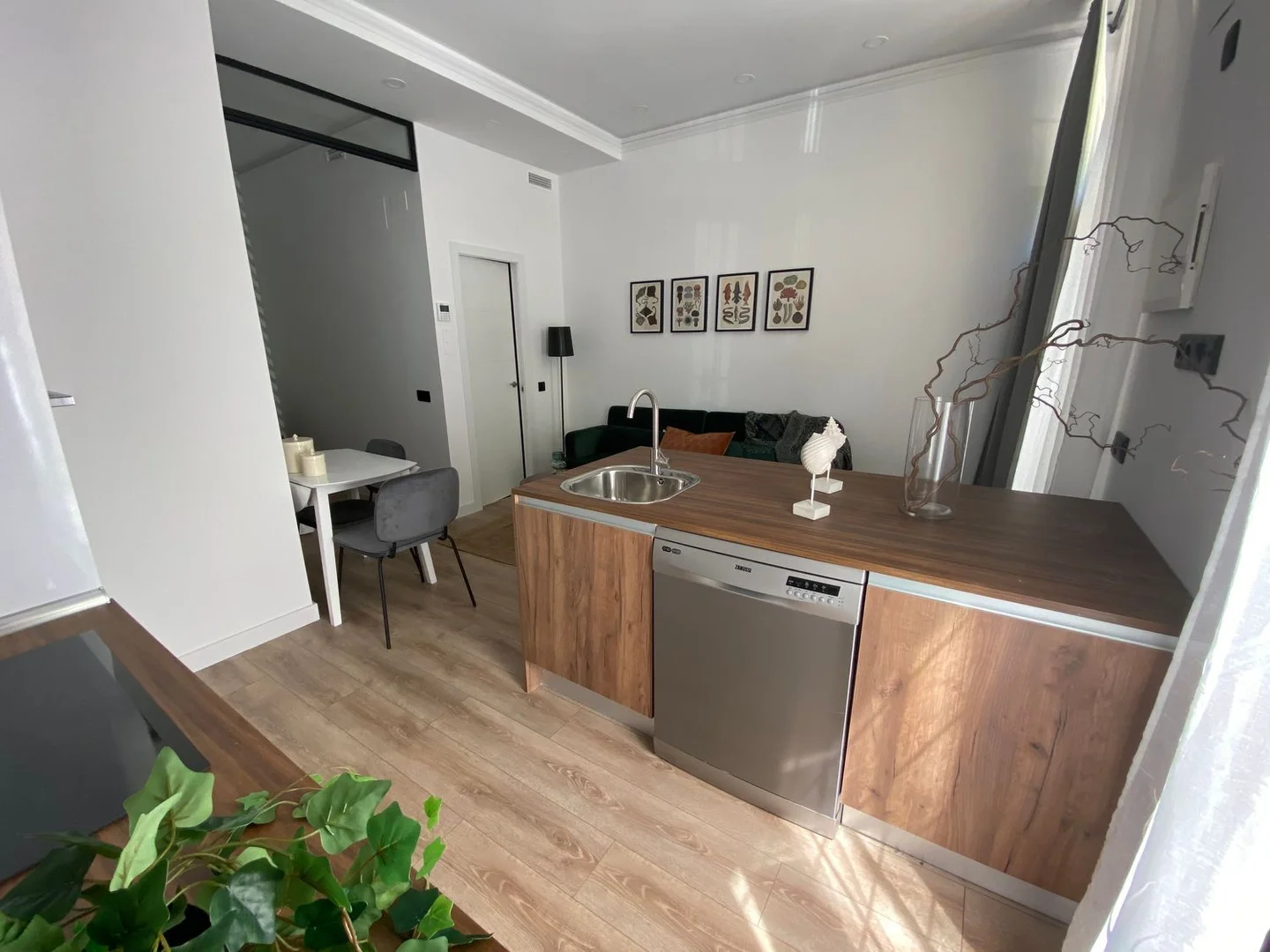 Estudio en calle de Fernán González, 79 - Foto 9