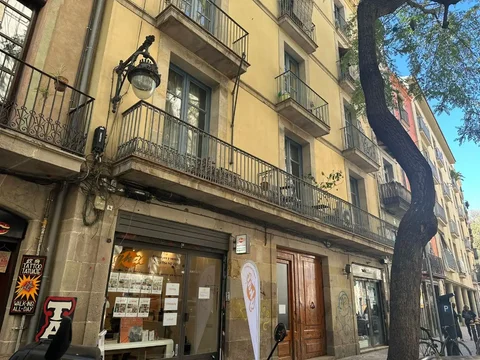 Local comercial en  Carrer del Portal Nou 31 - Foto 8