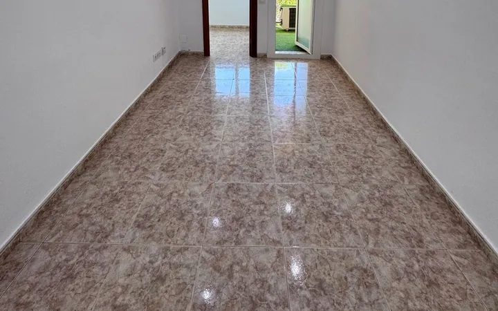 Piso en Via Júlia, 7 - Foto 1