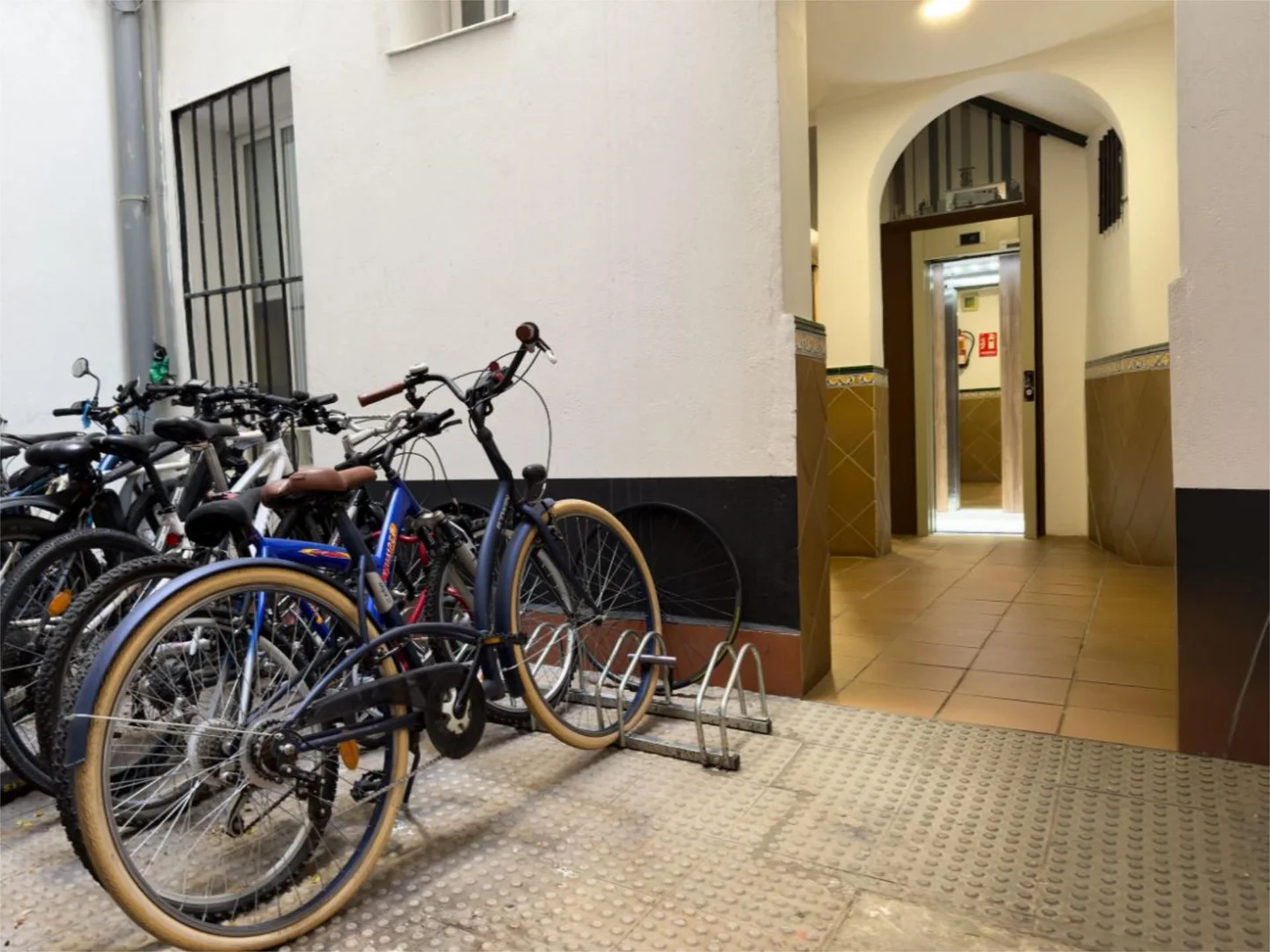 Piso en  Calle de Baltasar Bachero 43 - Foto 10