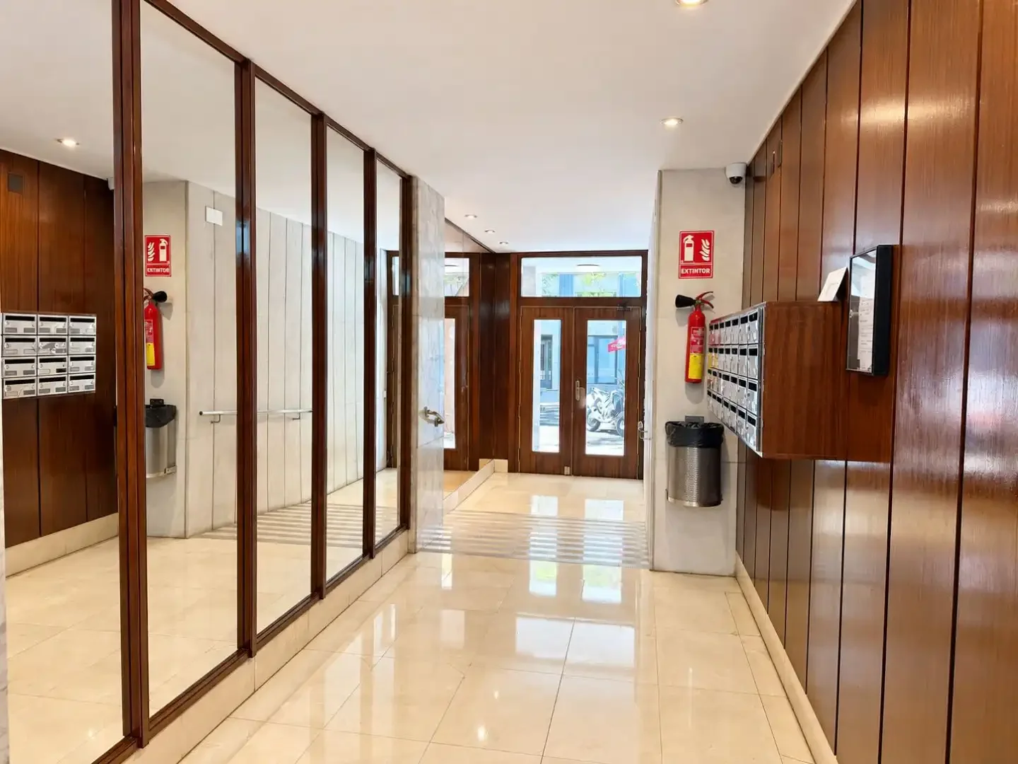 Piso en  Carrer de la Marina 366 - Foto 2