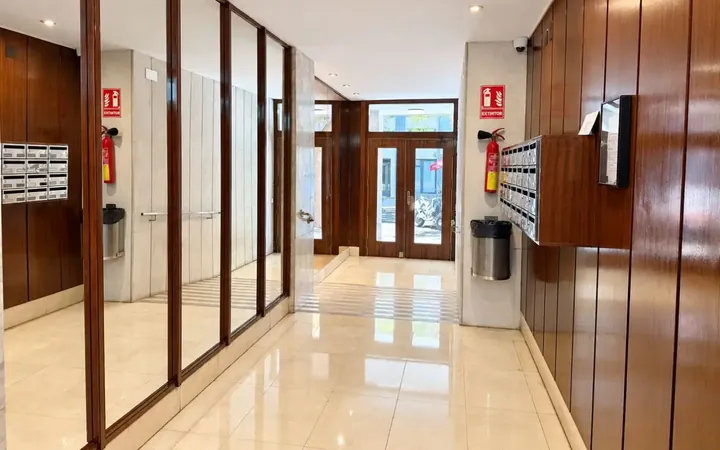 Piso en  Carrer de la Marina 366 - Foto 2
