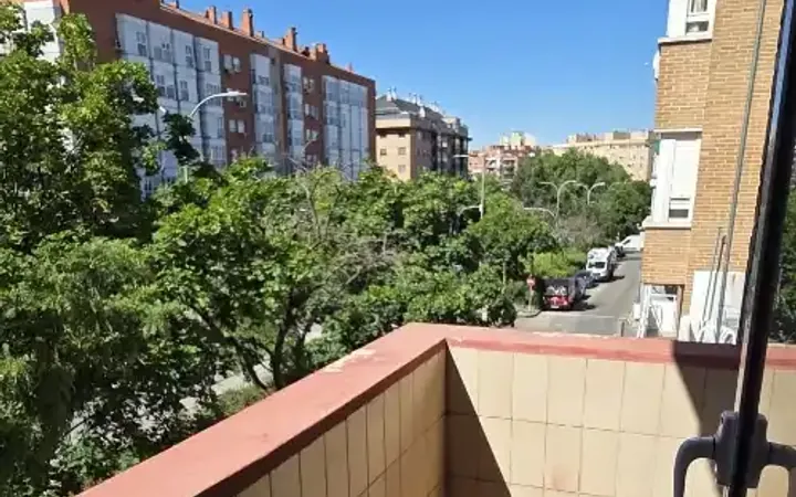 Piso en  Calle de Francisco Villaespesa 41 - Foto 4